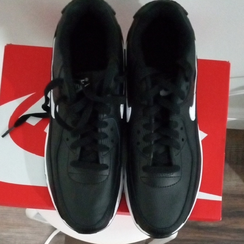 Nike Air Max 90 Sneakers